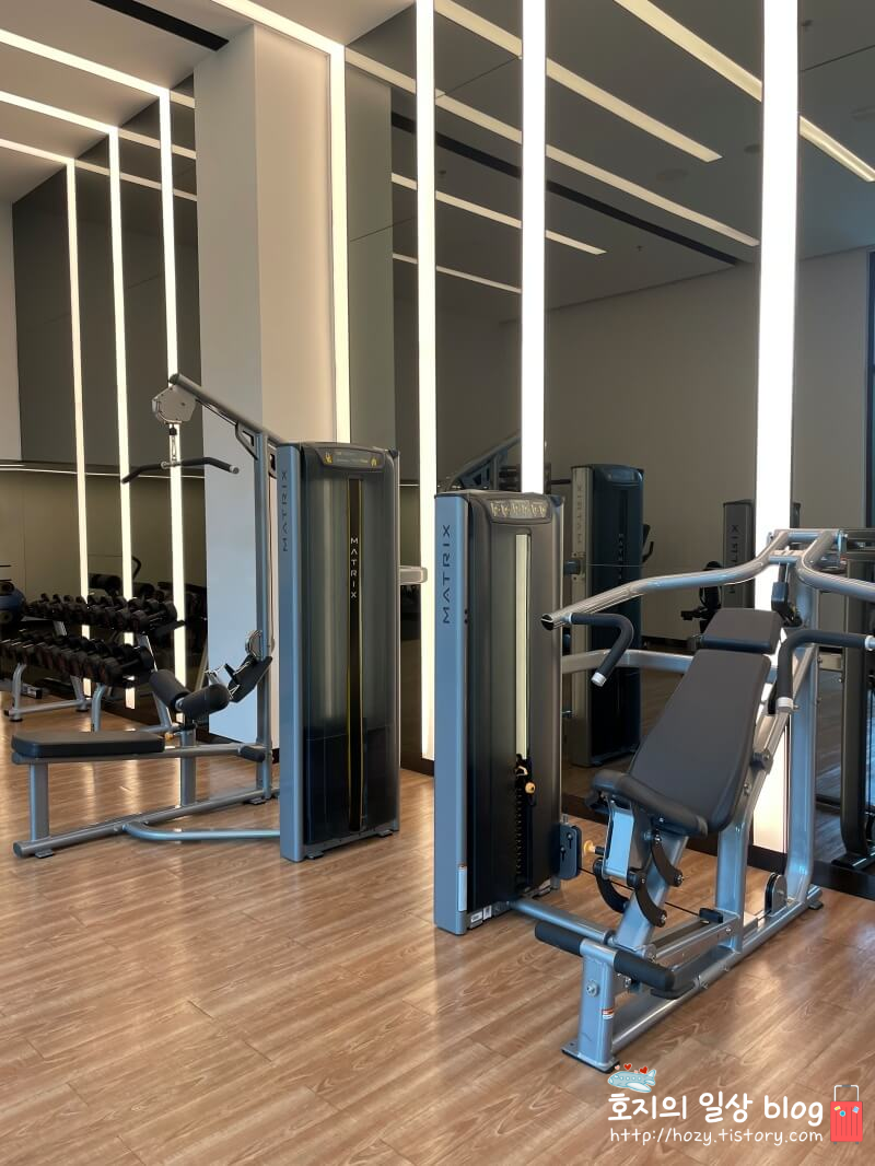 방콕 코트야드 메리어트 에어포트 헬스장 기구