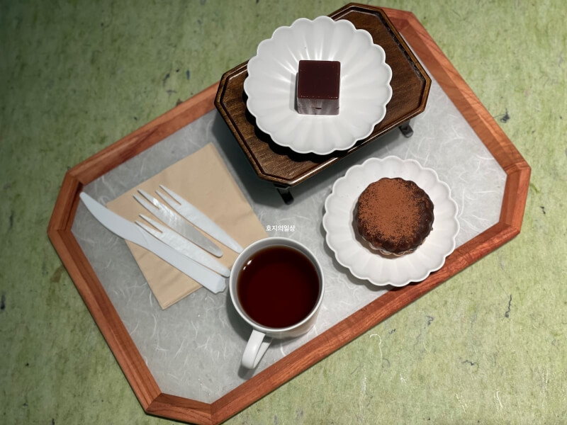 역삼 센터필드 카페 무원 - 양갱, 모나카, 팥 차