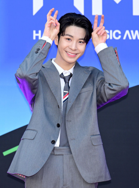  정동원 여백 