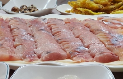 산천어회