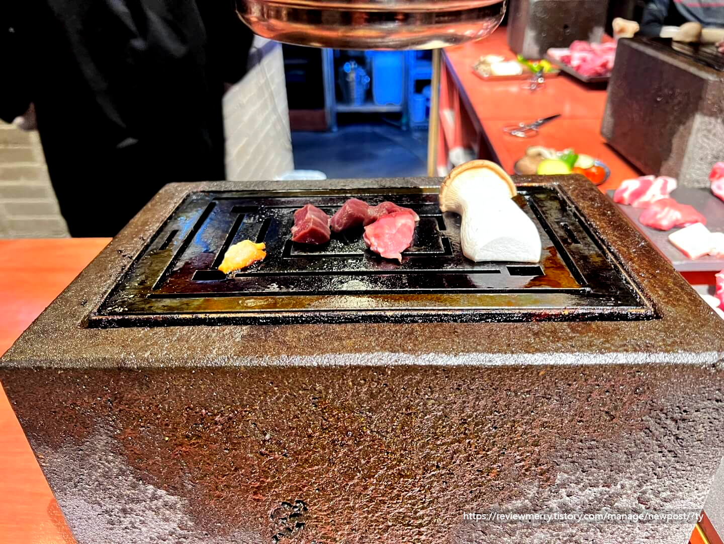 고기 굽는 사진