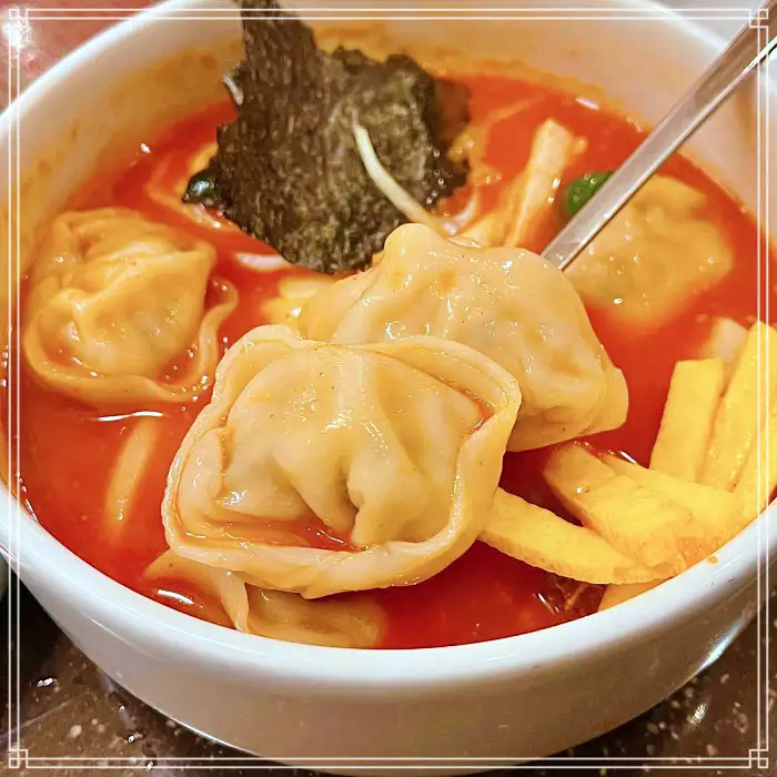 켄싱턴호텔 국회의사당역 여의도 맛집 손만두 떡국, 김치만두 만두국, 술국