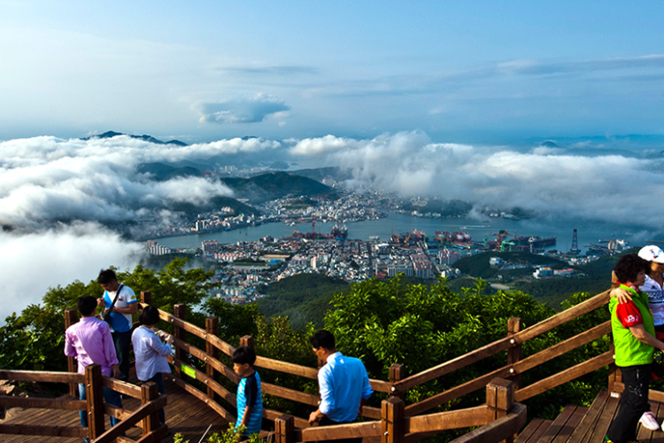 미륵산 정상