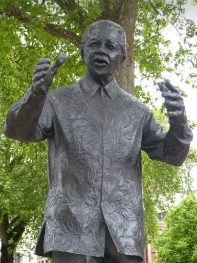 널슨 만델라 동상