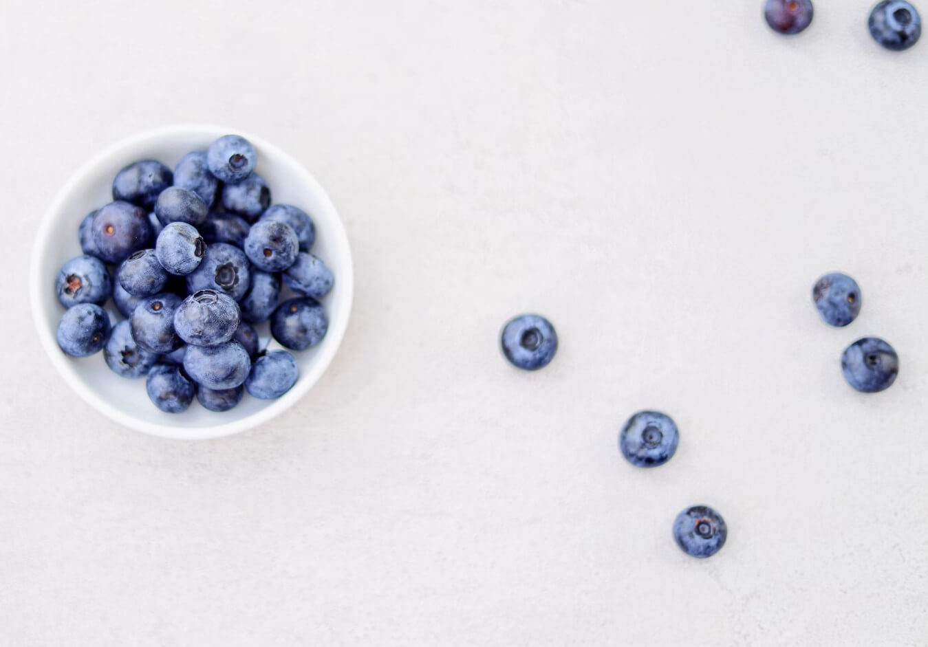 그릇에 담긴 블루베리