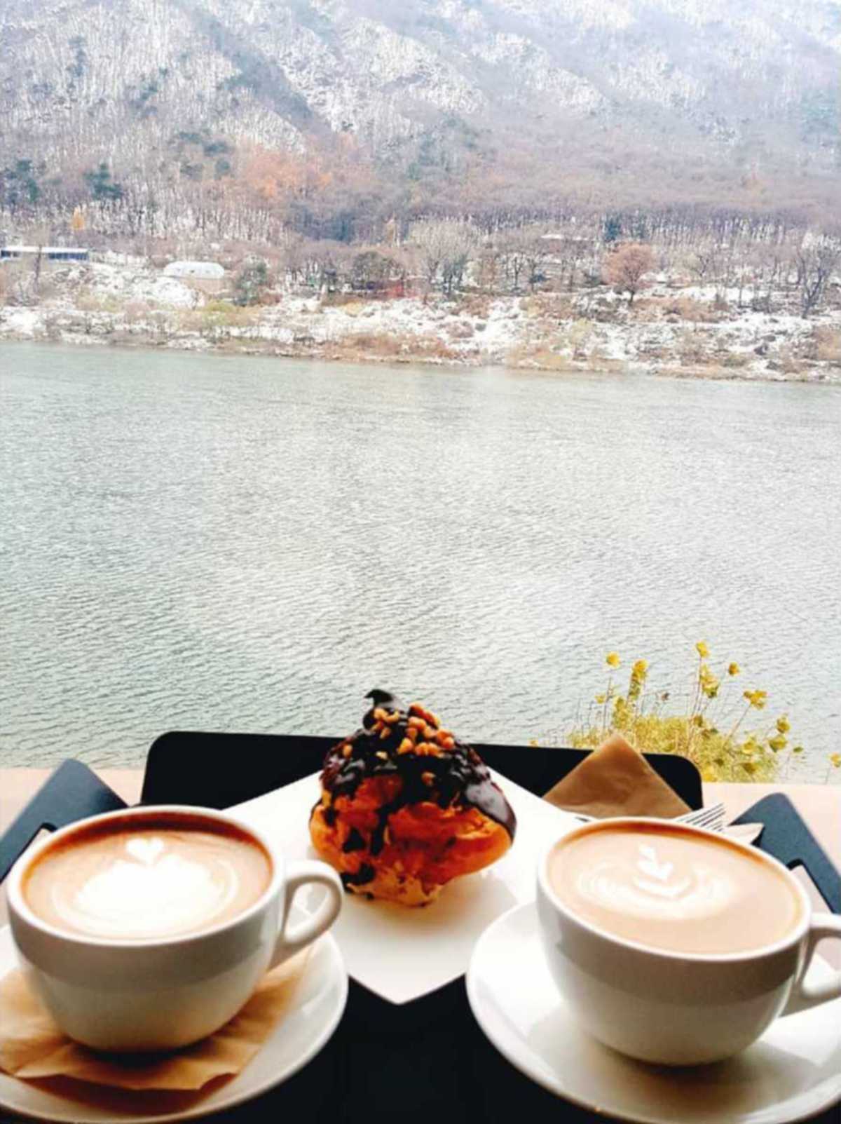 설산뷰 카페 TOP 5 (나인블럭뷰 팔당점)