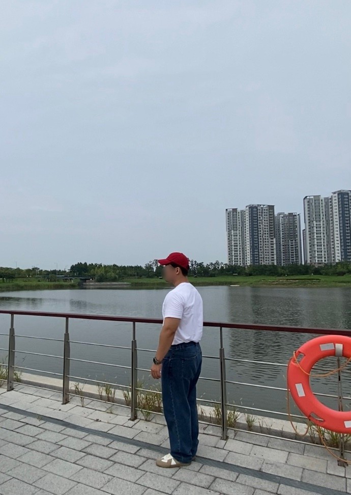 데일리룩(오뭘입)빈티지 레드볼캡, 폴로 베이직 반팔티셔츠, 무신사스탠다드 데님팬츠, 커먼센스 독일군 스니커즈, 빈티지패션, 데일리룩, ootd