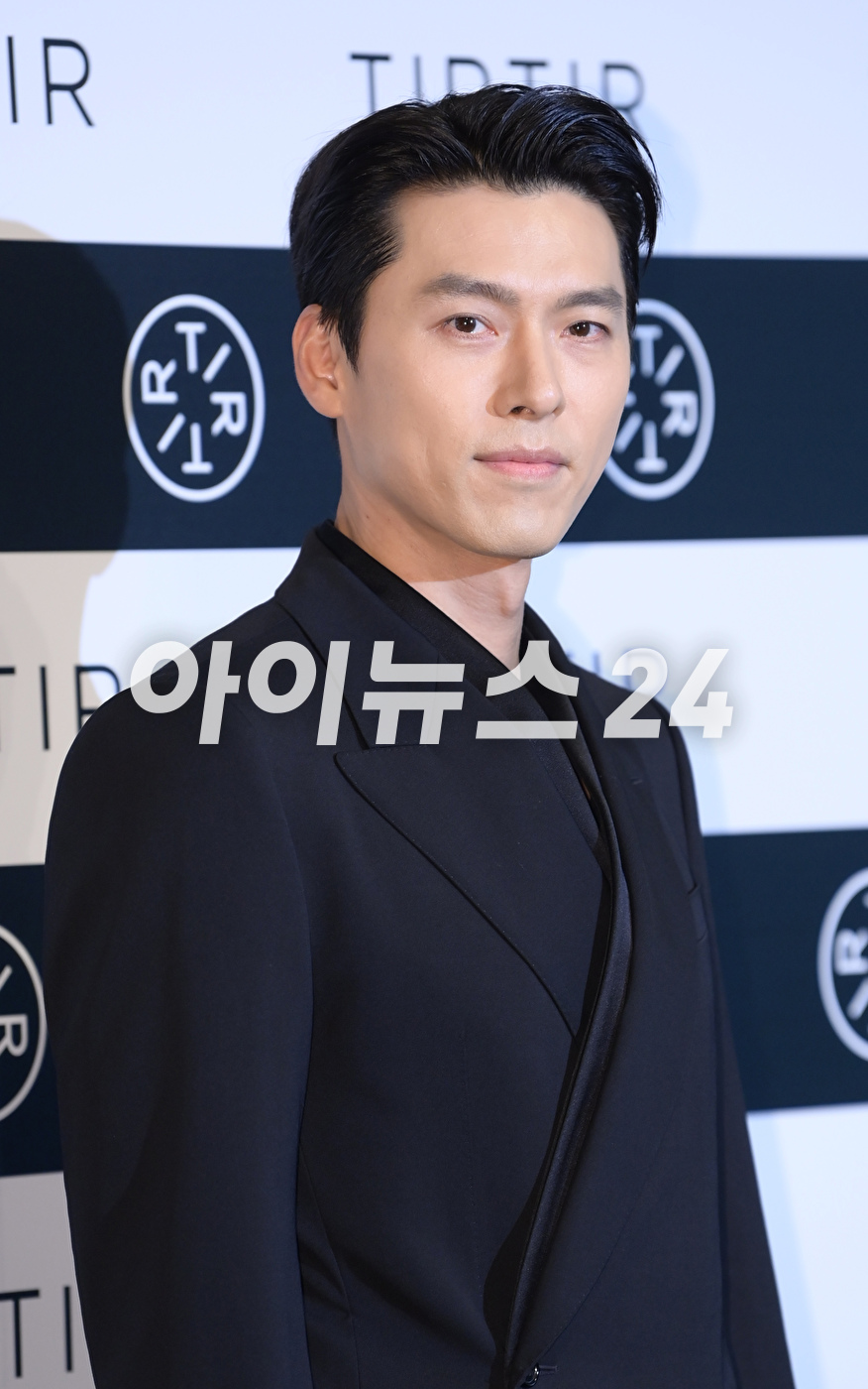 배우 현빈이 30일 오후 서울 중구 반얀트리 클럽&스파 서울에서 열린 티르티르 글로벌 킥오프 행사에 참석하고 있다. [사진=정소희 기자]