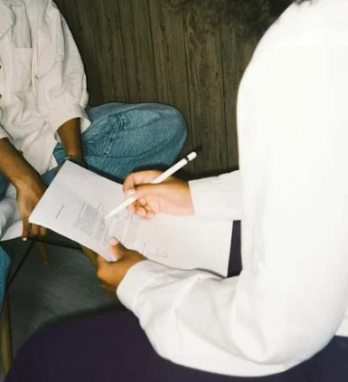 정기적인 건강 검진을 통해 여성은 다낭성 난소 증후군 및 자궁내막암과 같은 여성 질환에 대한 정보를 얻을 수 있다