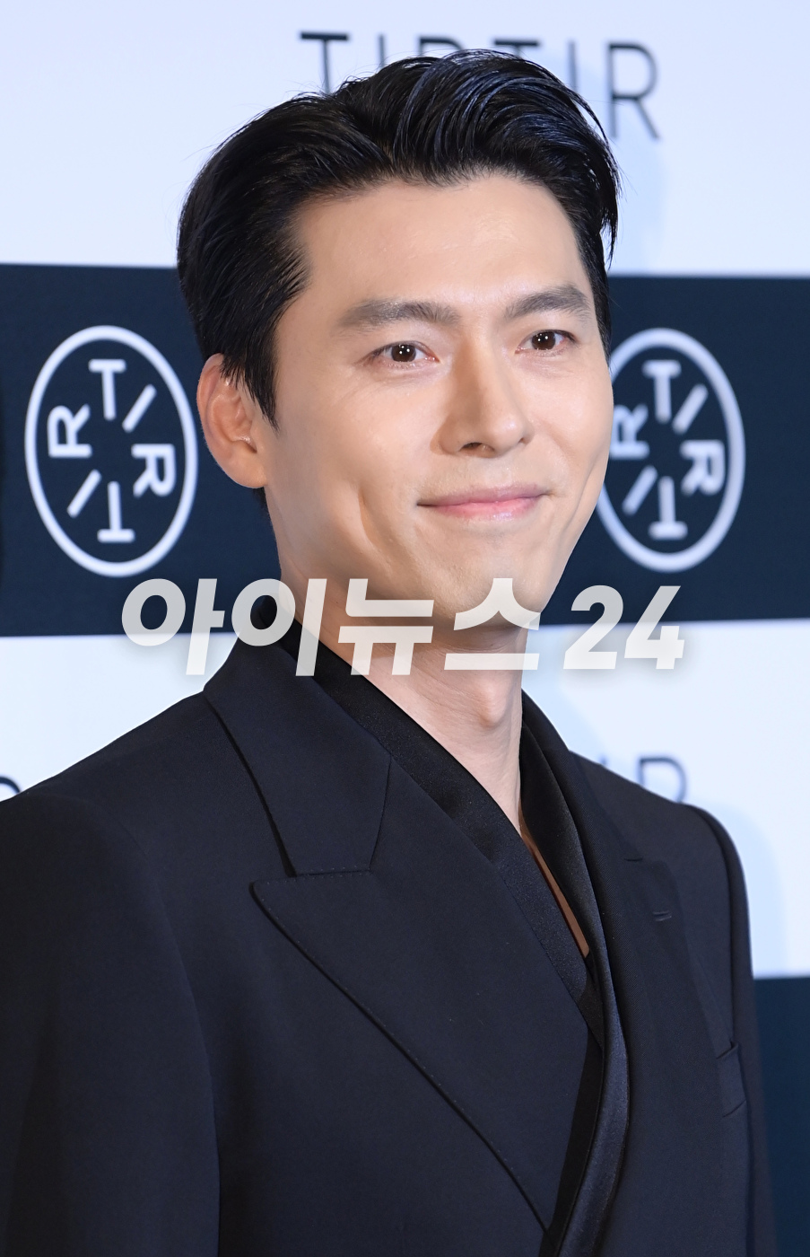 배우 현빈이 30일 오후 서울 중구 반얀트리 클럽&스파 서울에서 열린 티르티르 글로벌 킥오프 행사에 참석하고 있다. [사진=정소희 기자]