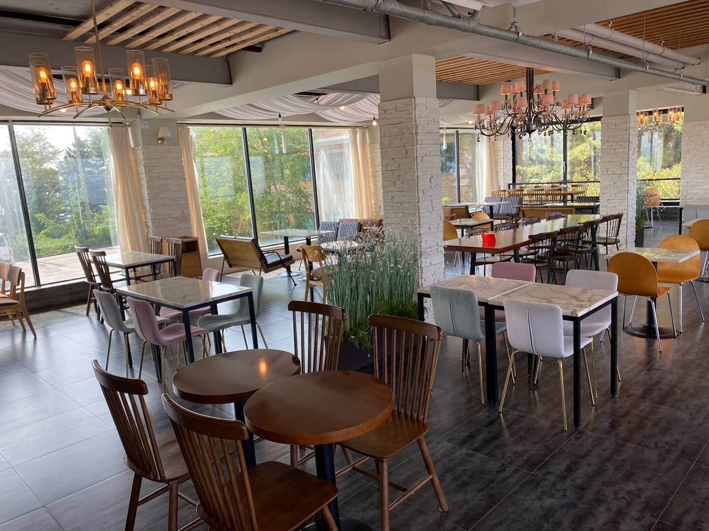 카페-플로레도-2층-이미지