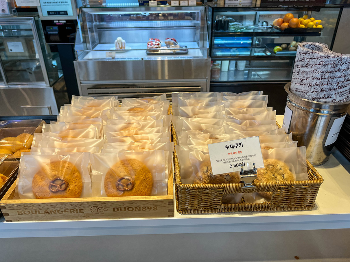 어셈블커피로스터즈 베이커리 메뉴