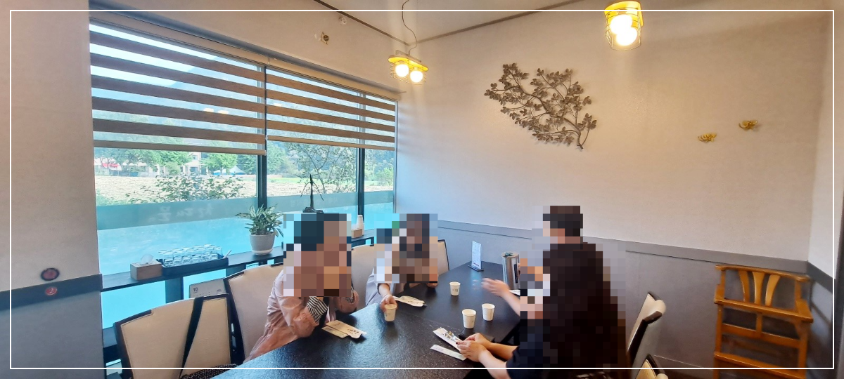 룸-내부-좌석