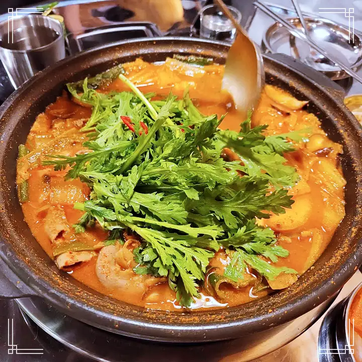 창원 마산 가게 한우 국밥 가격파괴와이 5천원 소머리국밥 사골곰탕 점심 특선 맛집 추천