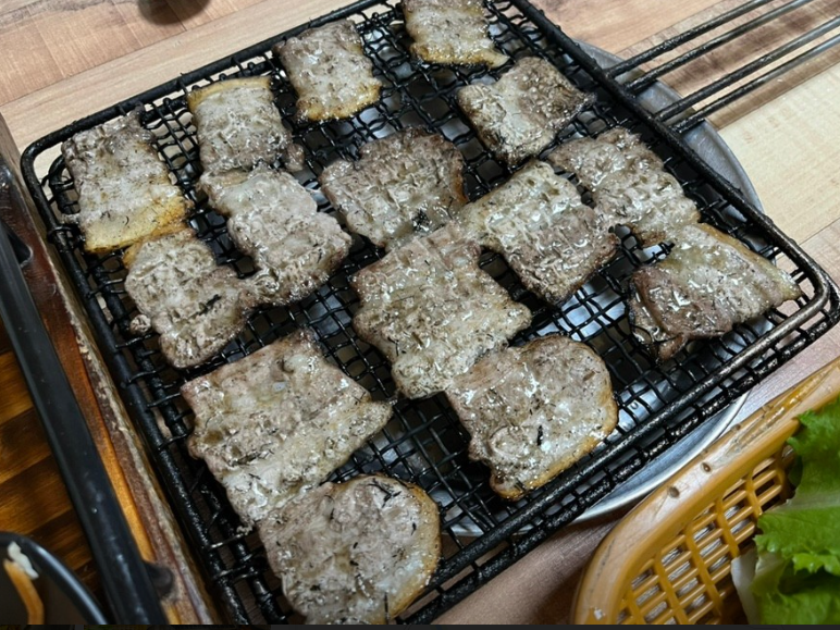 생방송투데이 전남 짚불삼겹살 짚불목살 짚불떡갈비 칠게장보리비빔밥 온라인구매 외국인의밥상 무안군 두암식당