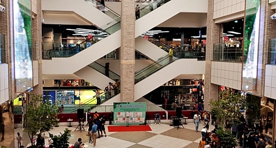 롯데몰-군산점-내부풍경