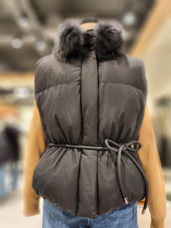 나이스클랍 폭스퍼 다운베스트 A234PWD902