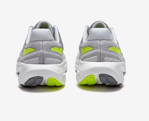 뉴발란스 김연아 신발 남성용 러닝화 알아보기