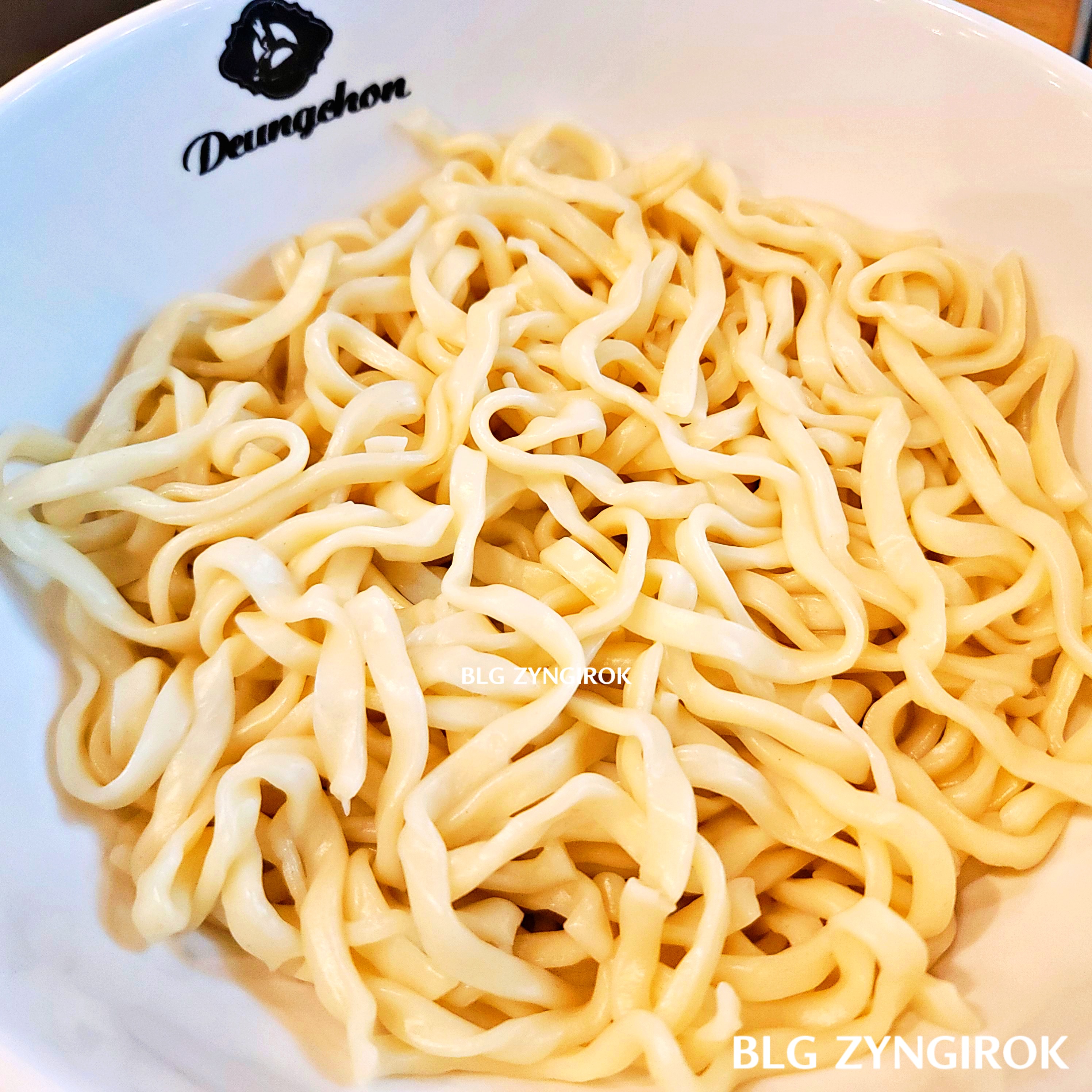 등촌 칼국수 면 모습이다.