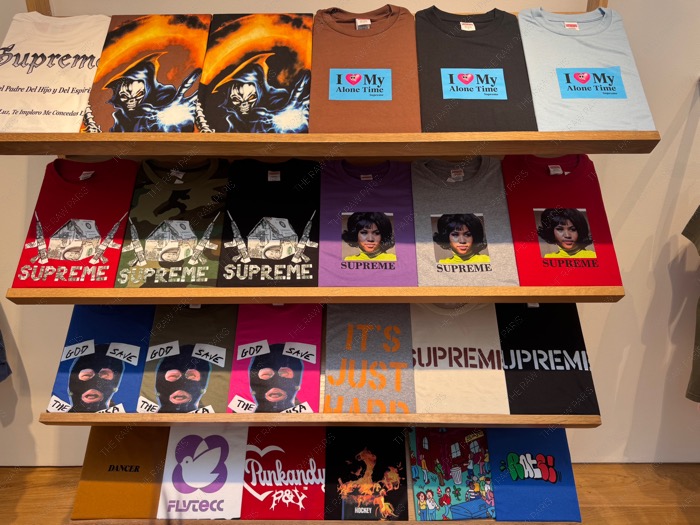 Supreme Paris T-shirts display price shopping tip 프랑스 파리 마레지구 편집숍투어