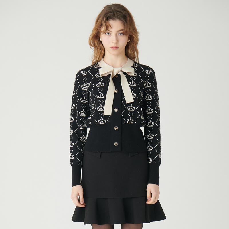 샤틴 SATIN 왕관패턴 리본타이 가디건 O234T910