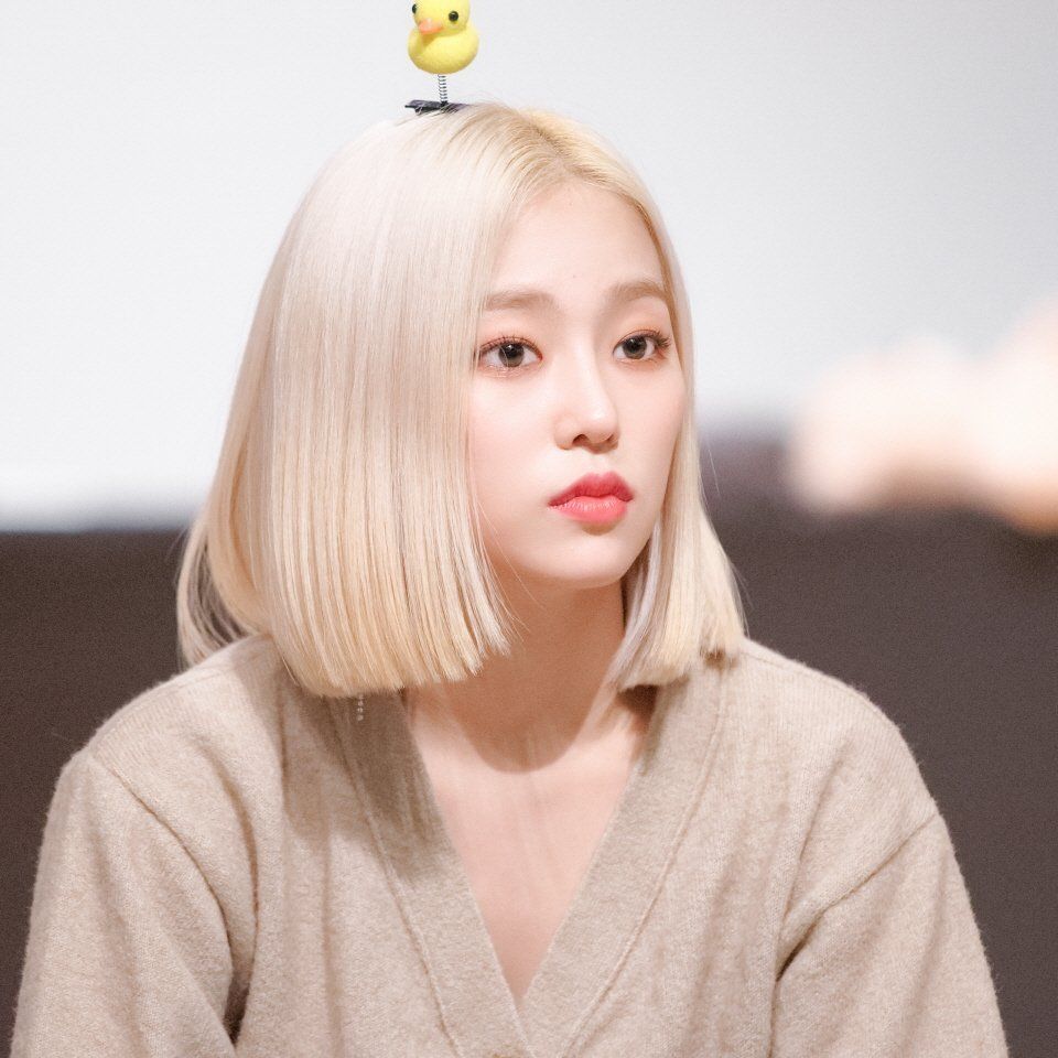 CLC 예은 사진 키 몸무게 나이 생일 혈액형