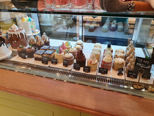 고덕동카페_소피스티케이트_컵케익