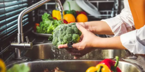 건강한 식탁을 위한 과일과 채소 농약 제대로 씻는 방법.