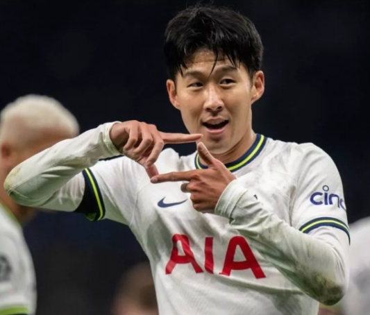 토트넘의 손흥민 찰칵 세레머니