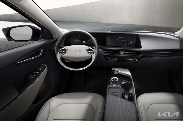 기아EV6실내-파노라믹커브드디스플레이