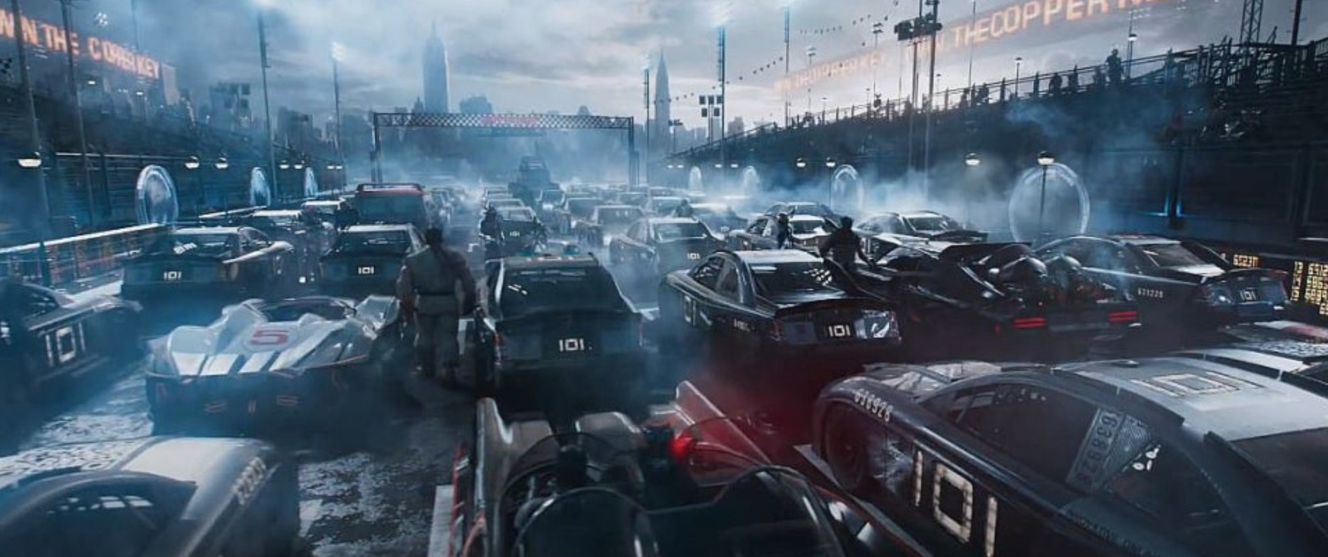 첫 이스터에그를 발견하게되는 <레디 플레이어 원>의 레이싱 게임 장면