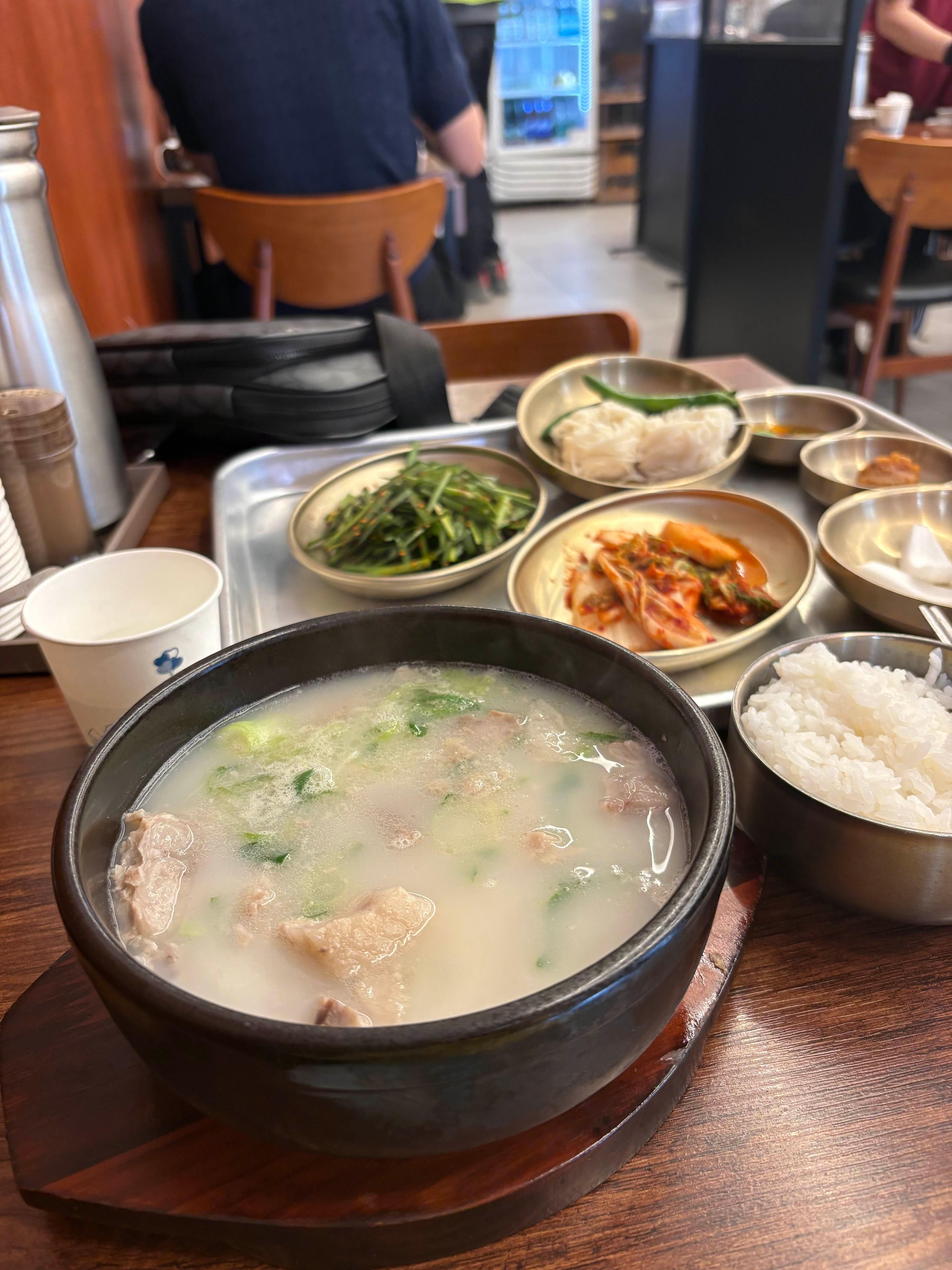 망포역 디지털엠파이어 맛집 - 안녕돼지국밥