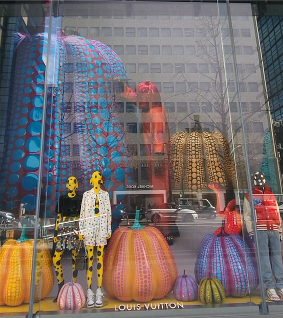 루이비통과 쿠사마야요이의 작품 콜라보