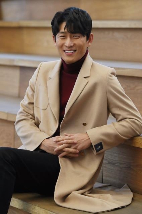 고준 배우 나이 프로필 인스타 키 수트 화보 악역 근육 복근 과거 본명