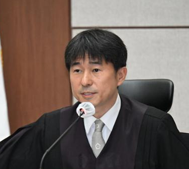 지귀연판사프로필 고향 나이 가족 자녀 논란 이유 서울중앙지방법원 부장판사