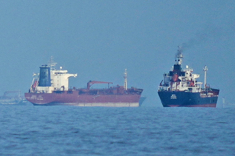 이란 호르무즈 통제 재개 선언