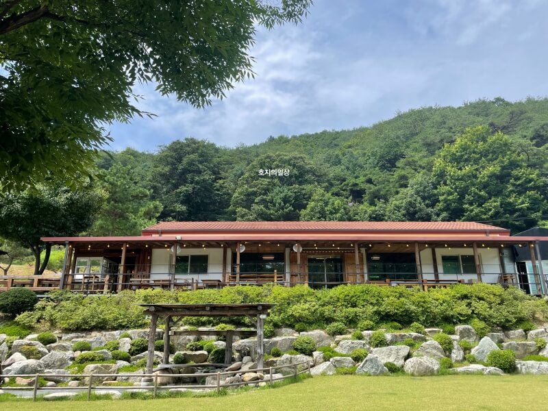 홍천 보리밥 정식 맛집 큰골쉼터 가성비 식당 - 외관