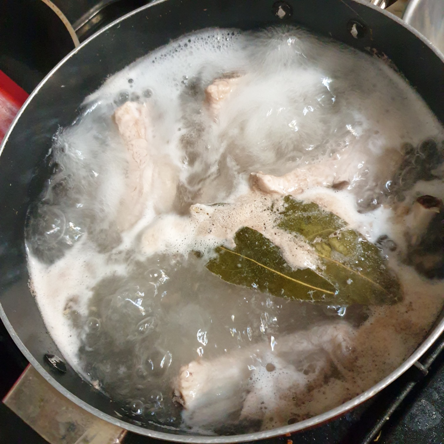 등갈비_초벌_삶기