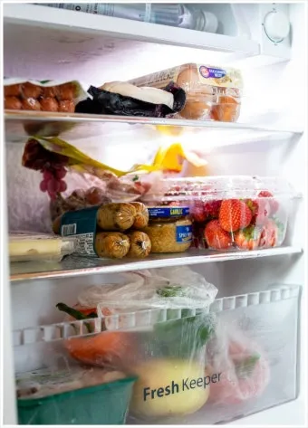 냉장고 냄새 김치통 밀폐와 랩 씌우기 식재료 분리 정리_11