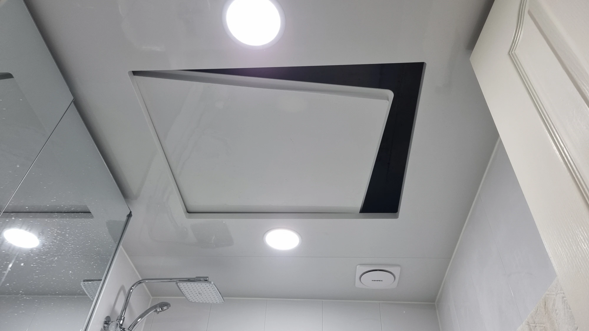 화장실 욕실 천장 구멍