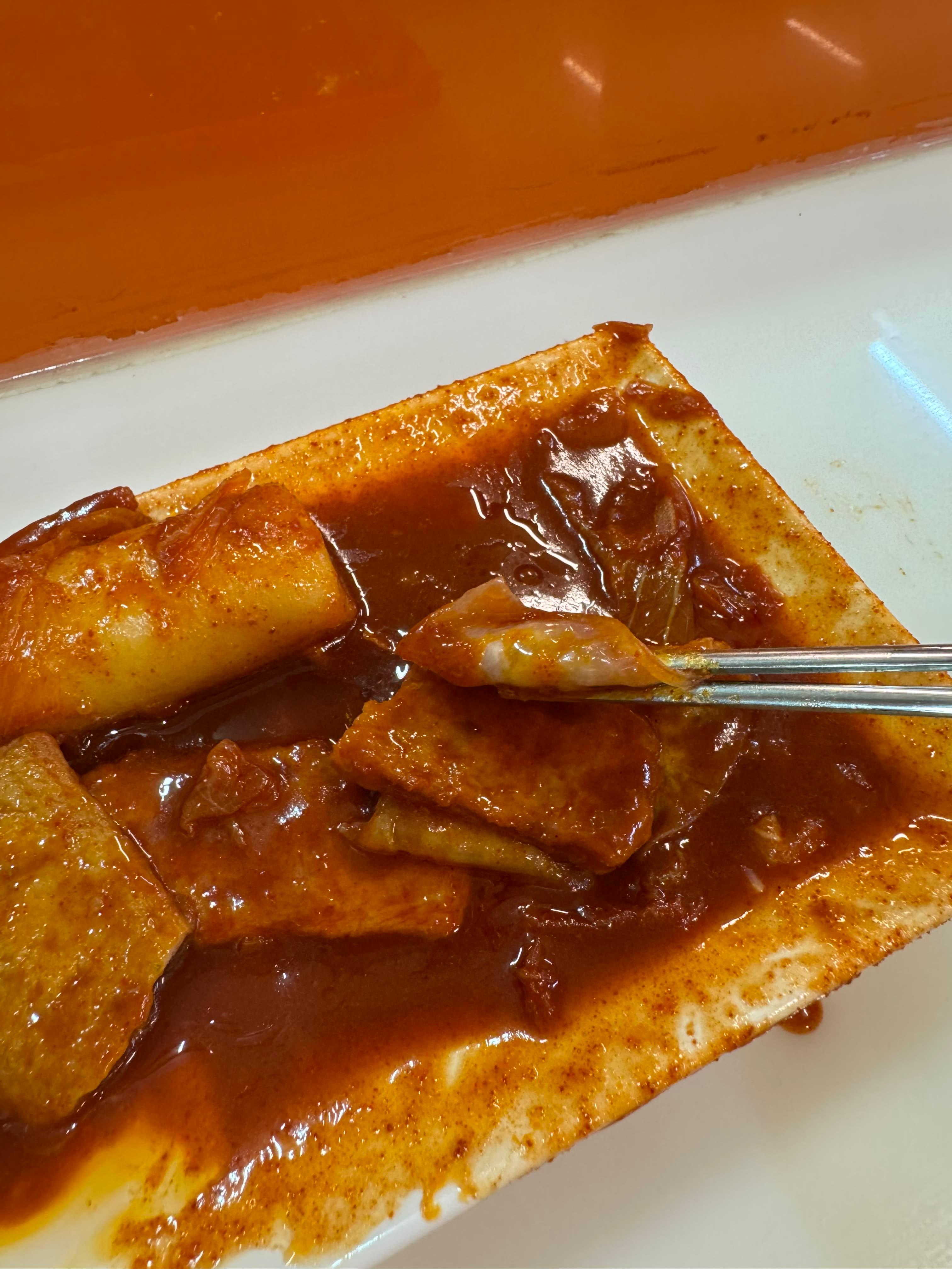 납작만두에-오뎅을-싸서-먹어도-맛있어요