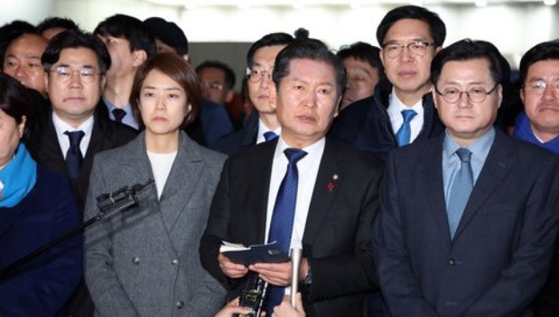 이재명 대표 부산 피습 경정맥 수술 상황