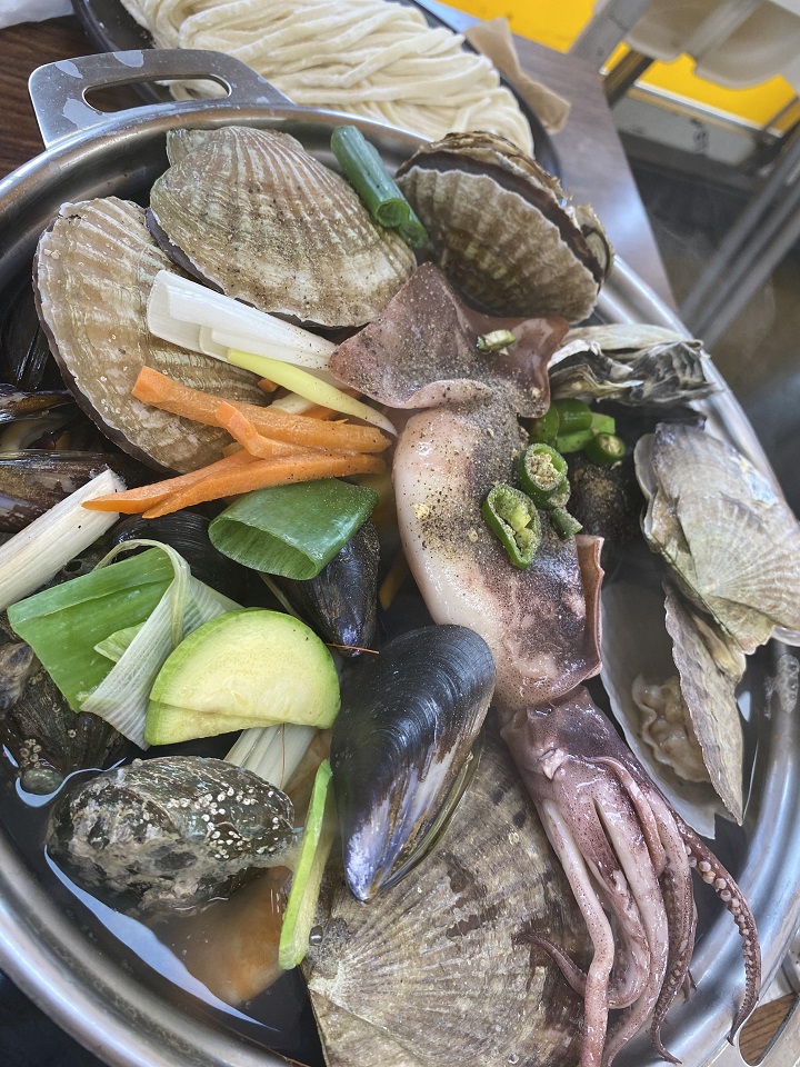해물가득한-해물칼국수