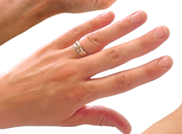 건강 신호일 수 있는 손톱 변화 원인 및 해결방법