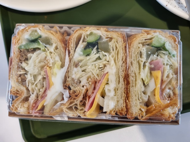 패스트리 샌드위치
