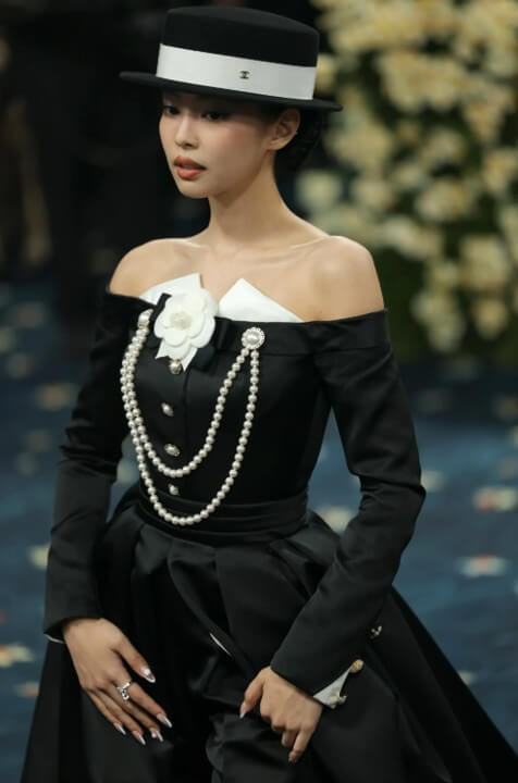 2025 멧 갈라 (Met Gala) Vogue 제니