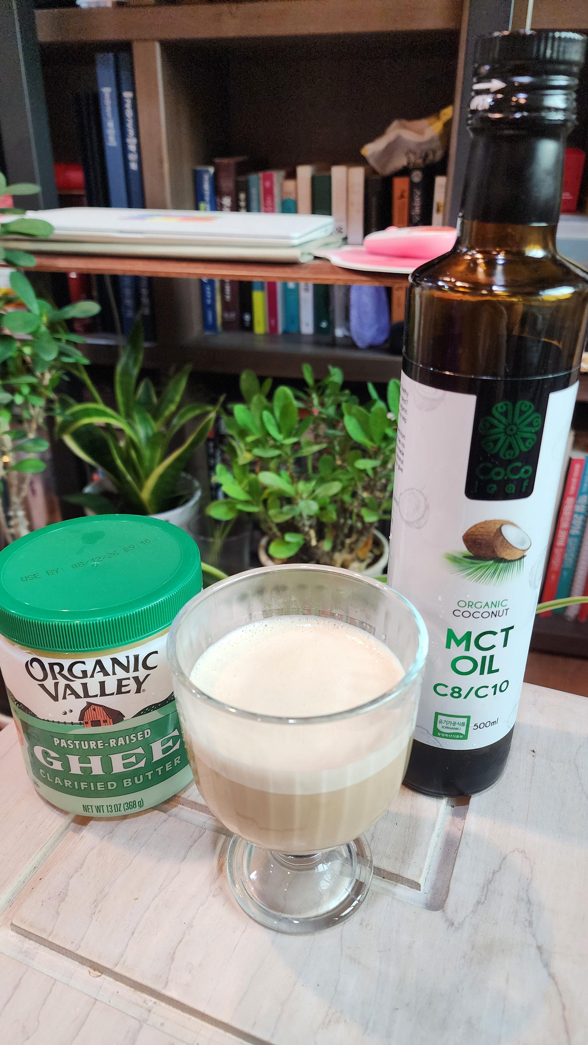 Organic Valley Ghee와 CoCo Organic Coconut MCT Oil