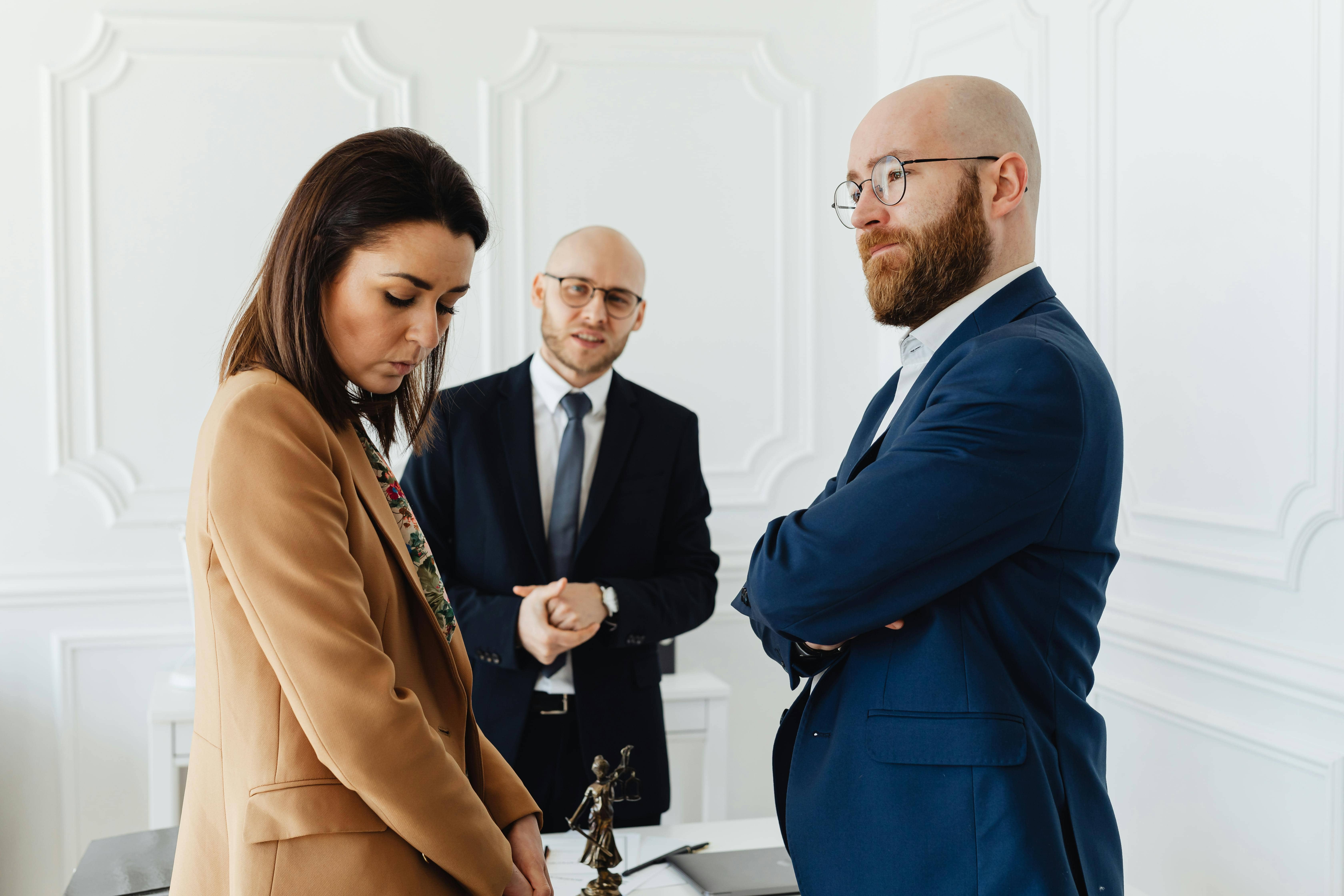 사기 피해를 당했을 때 민사 vs 형사 소송, 어떤 걸 해야 할까?