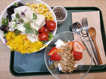 그릭요거트 샐러드