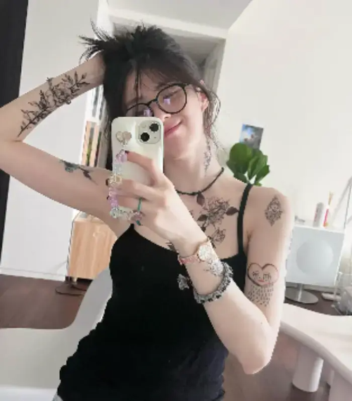 한소희-배우-사진